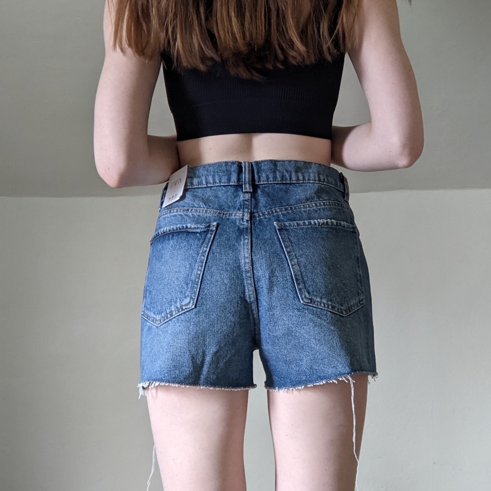 Highrise straight leg shorts